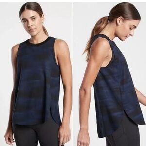 Athleta Zephyr Print Tank Top in Blurred Camo Navy Blue size M